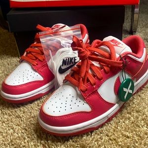 Bring new shoes on sells